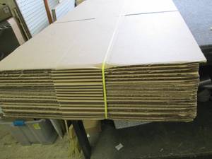 lot 14 image: lot of 20 boxes 28x17x5...