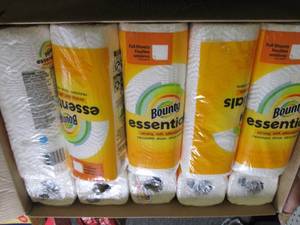 lot 58 image: 20 bounty essentials paper towel ro...
