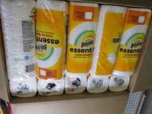 lot 59 image: 20 bounty essentials paper towel ro...