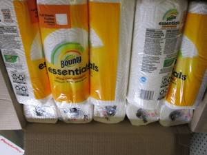 lot 132 image: 20 rolls of bounty paper towels ...