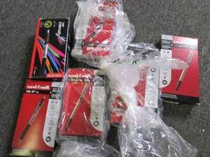 lot 171 image: lot of pens ...