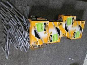 lot 176 image: lot of pens ...