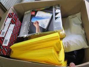 lot 180 image: box of paper, view tabs and more ...
