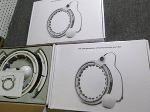 lot 277 image: 3 the queen 6 of hula hoops...