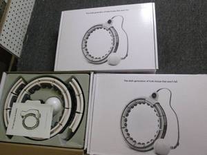 lot 279 image: 3 the queen 6 of hula hoops...