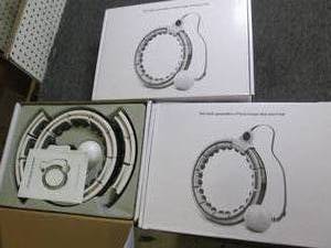 lot 281 image: 3 the queen 6 of hula hoops...