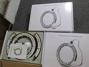 lot 282 image: 3 the queen 6 of hula hoops...