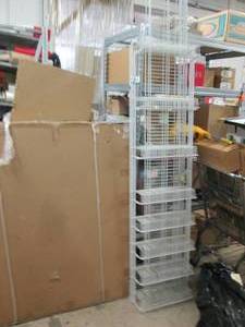 lot 400 image: lot of shelving ...