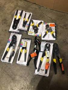 lot 11 image: Lot of Tool Clamps   Customer Returns See Pictures