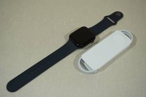 lot 1A image: Apple Watch SE 44mm Smart Watch with GPS