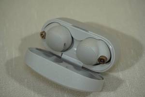 lot 5 image: Sony WF-1000XM4 Noise Cancelling Wireless Earbuds