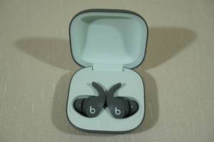 lot 10 image: Beats Fit Pro Noise Cancelling Wireless Earbuds Gray