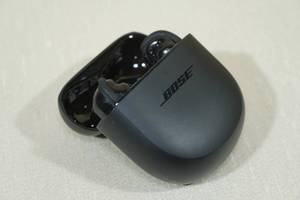 lot 11 image: Bose QuietComfort II Earbuds