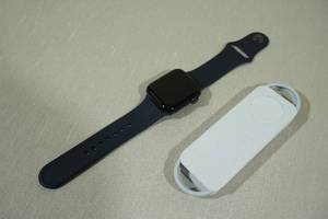 lot 13 image: Apple Watch SE 40mm Smart Watch with GPS