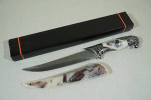 lot 35 image: Eagle Theme Collector Knife
