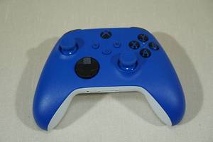 lot 102 image: Xbox Wireless Controller Blue
