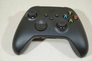 lot 105 image: Xbox Wireless Controller Black