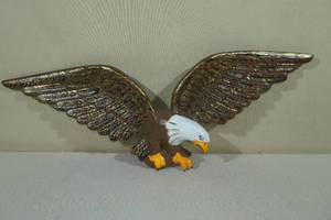 lot 114 image: Vintage WhiteHall Metal Studios Decorative Eagle