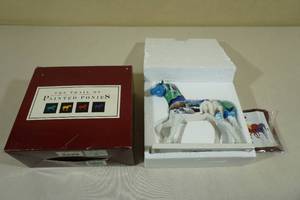 lot 120 image: The Trail of Painted Ponies Northern Lights Figure