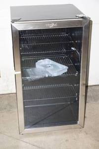 lot 139 image: Whirlpool 3.6 cu ft Beverage Center