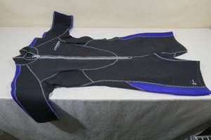 lot 192 image: Cressi Lido 2mm Wet Suit -Lady XL5, Purple