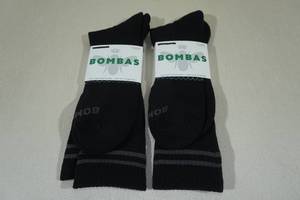 lot 196 image: 2 Pairs Bombas Socks -XL