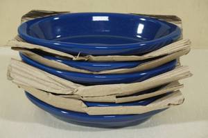 lot 215 image: 6 Cobalt Blue Oval Casserole Plates