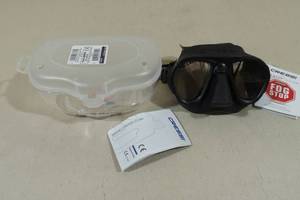 lot 246 image: Cressi Snorkel Mask