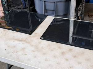 lot 1181 image: Lot of (2) Glass Displays 19-12x16