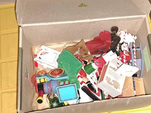 lot 1191 image: Lot of (1 Box) Christmas Tree Trimmings