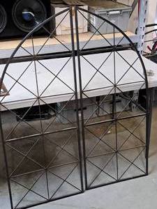 lot 1193 image: 2-piece Metal Wall Dcor