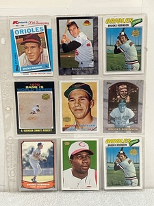 lot 18 image: Brooks Robinson Baseball Cards