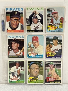 lot 49 image: Vintage Baseball Cards