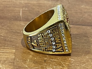 lot 83 image: Denver Broncos Super Bowl XXXIII Champion Ring Replica