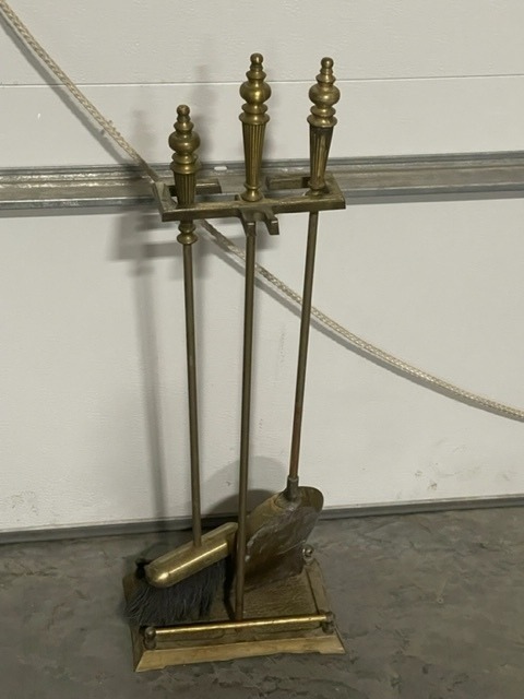 lot 52 image: Fireplace Tool Kit