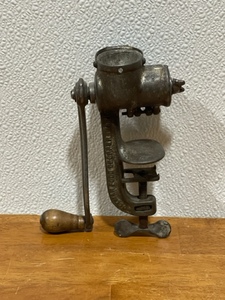 lot 29 image: Rollman Mini Bench Mount Food Grinder