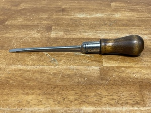 lot 31 image: Vintage Yankee #11 Reversible Ratcheting Screwdriver