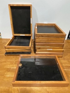 lot 44 image: Display Trays