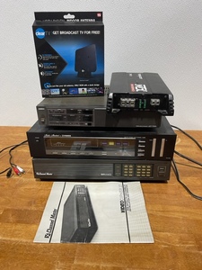 lot 64 image: Lot of Electronics