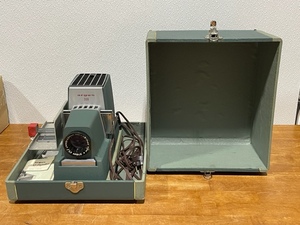 lot 73 image: Vintage Argus 300 Projector