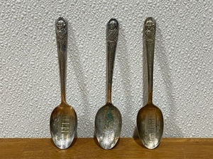 lot 76 image: President Silver Spoons