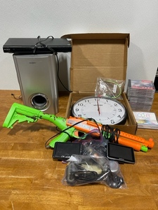 lot 89 image: DVD Player, Clock, CDs, Speaker, Electronics