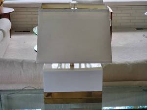 lot 35 image: Modern Contemporary White Veneer Table Lamp