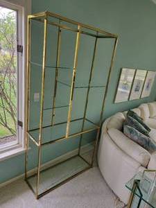 lot 14 image: Vintage Brass Open Display Case