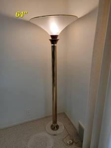 lot 7 image: Hollywood Regency Torchiere Floor Lamp