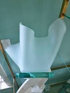 lot 37 image: Satin Glass Cartoccio Vase