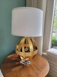 lot 51 image: Amazing Gold Orb Table Lamp by Chelsea House