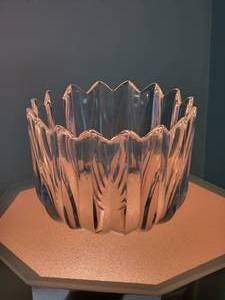 lot 106 image: Orrefors Fine Crystal Nut Bowl