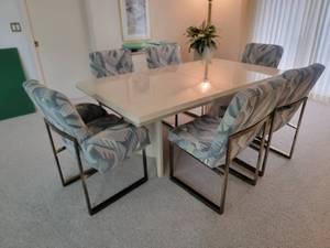 lot 3 image: Gorgeous Mid-Century Modern Dining Set
