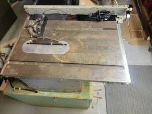 lot 135 image: Vintage Delta Rockwell Table Saw